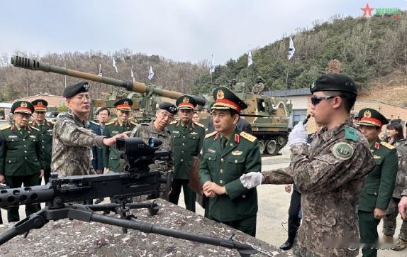 越南国防部在4月29日宣布：“越南军方计划从韩国采购K9“雷霆”自行火炮”，“越
