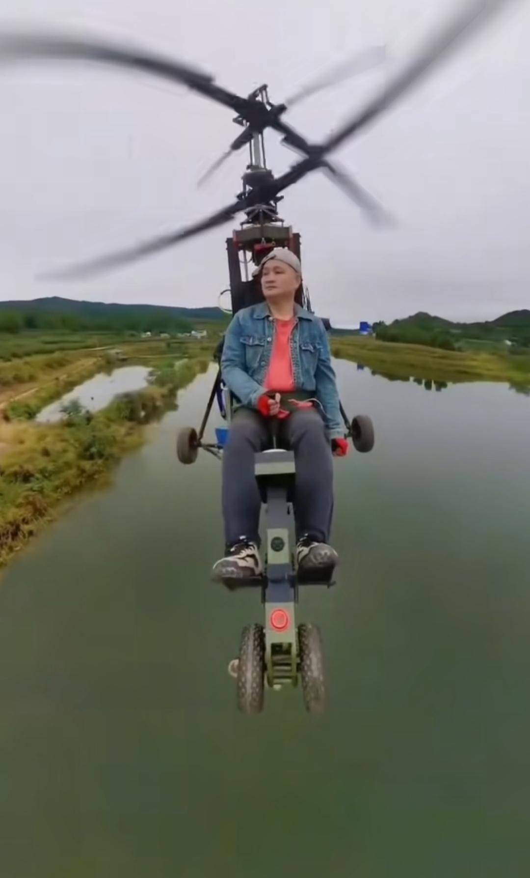 早就觉得这个太危险了，大网红唐飞机开直播的时候，他的小型轻驾飞机发生故障，坠落身