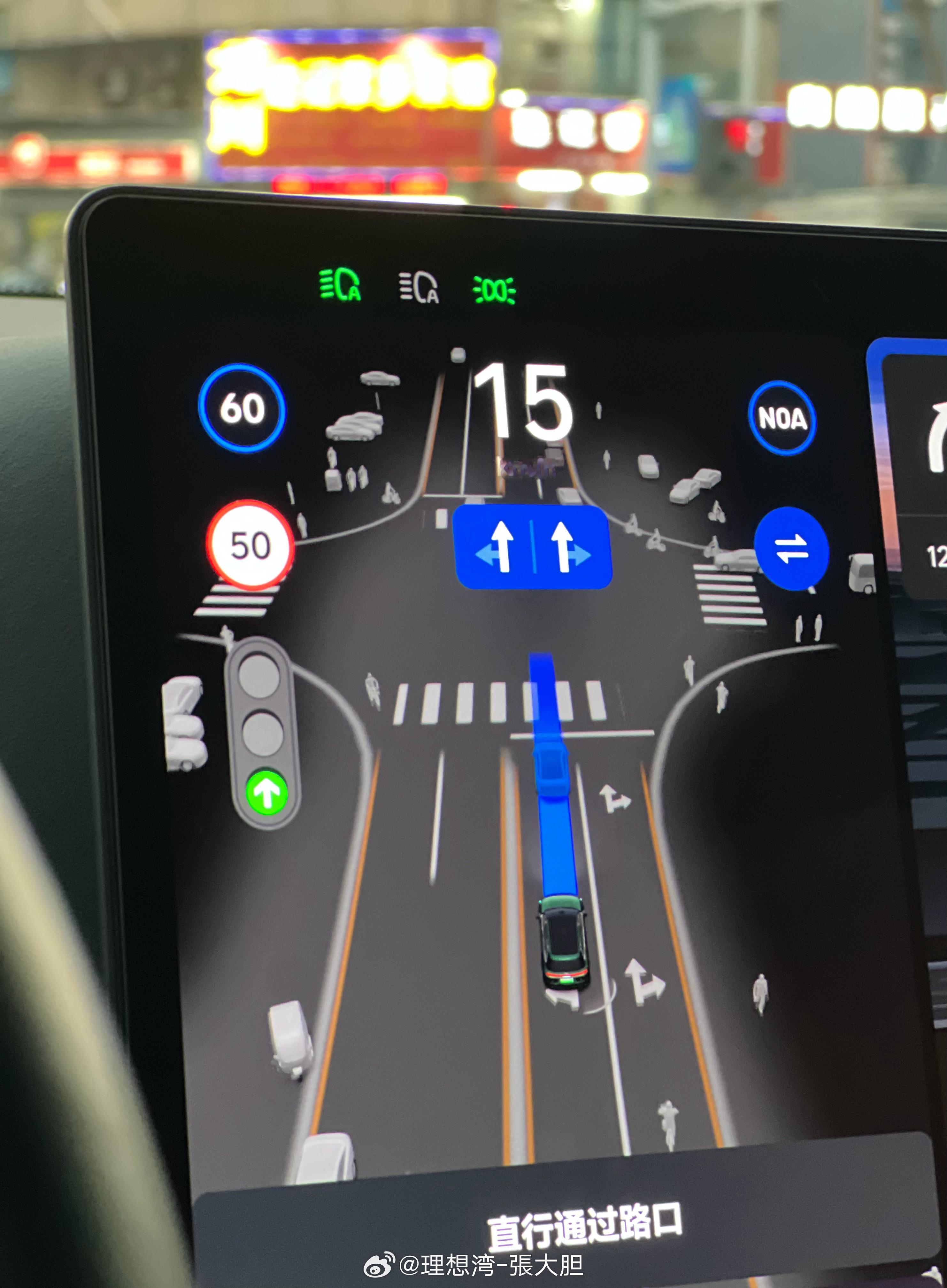 智驾这个东西肯定不能一蹴而就，对于厂家来说技术上肯定需要各种数据的积累，但是这个