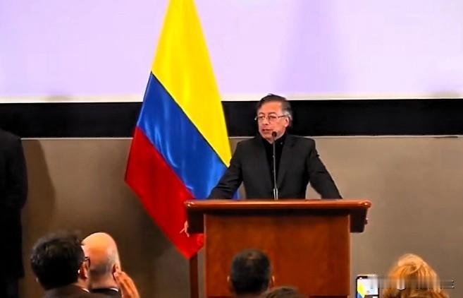 哥伦比亚总统在与特朗普会晤后的发布会上强调，加勒比地区具有重要地缘地位，并积极评