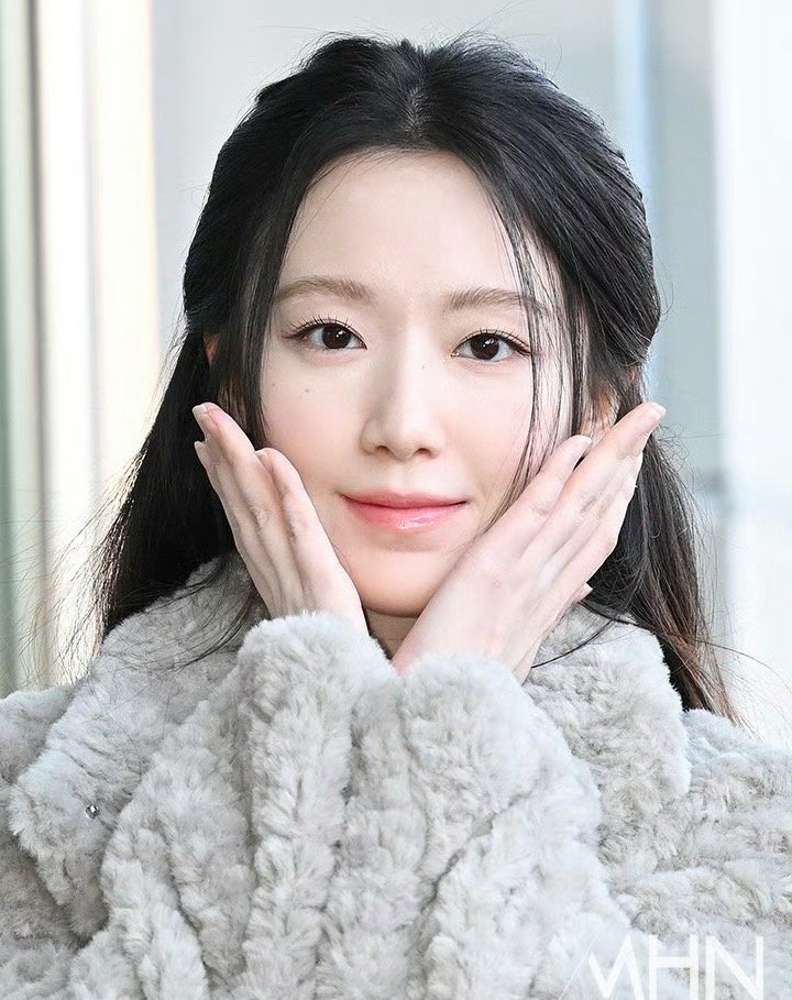 裴珠泫生图状态好好这是做了什么项目 法令纹都淡了不少 