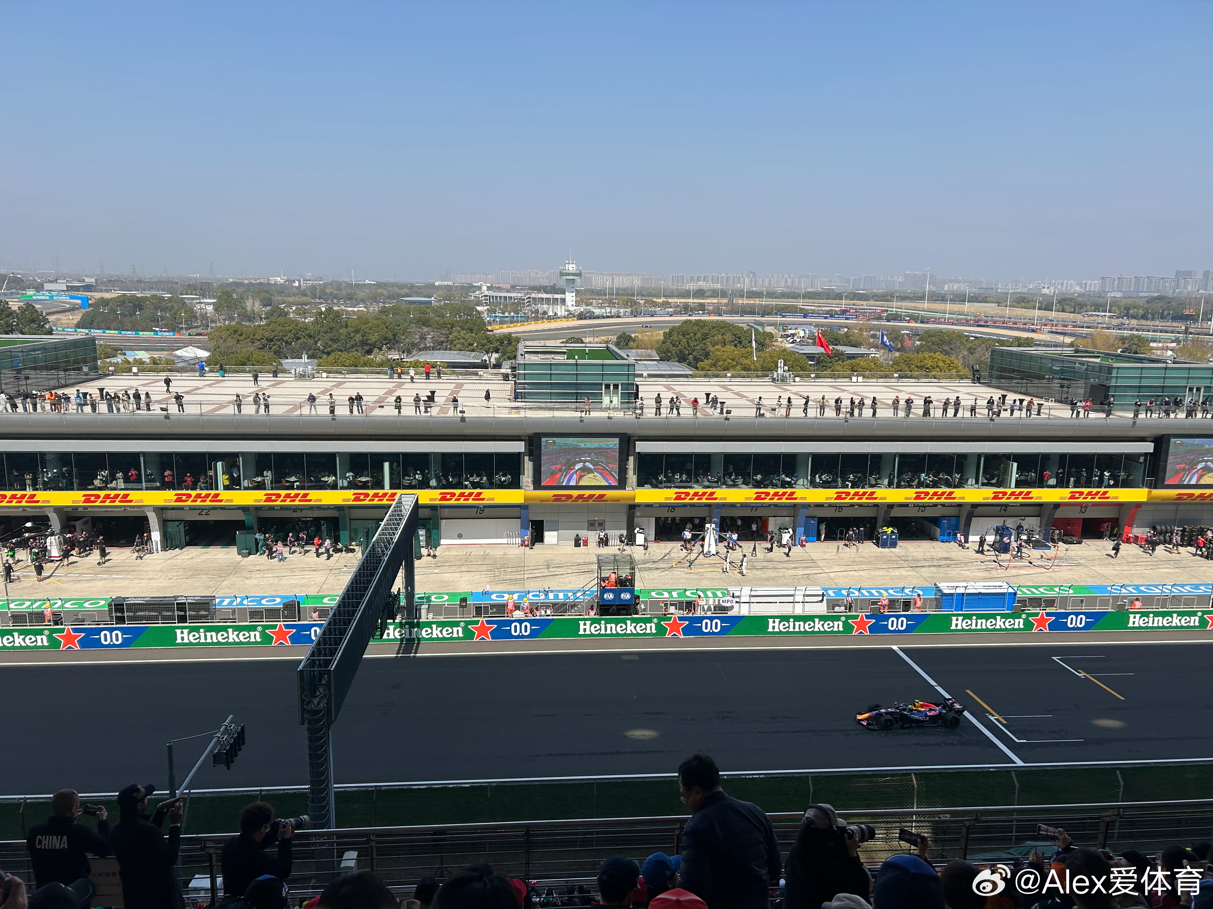 一年一度 嘉定春日游一进来就看到老汉6号弯失误了2026f1中国大奖赛