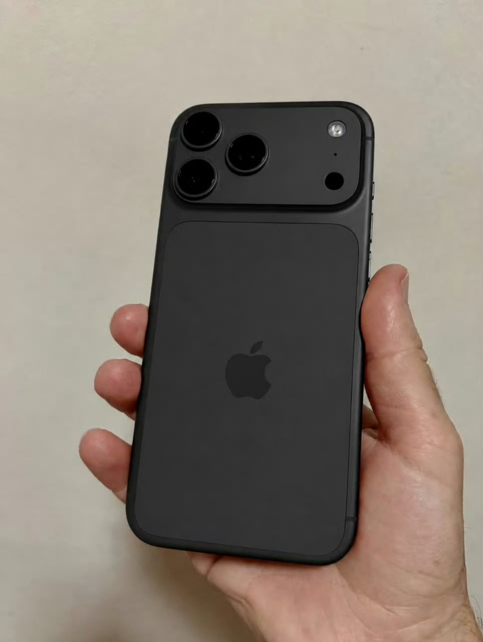 iPhone18Pro是残血版iPhone还是满血iPhone哪个颜色好看？ 
