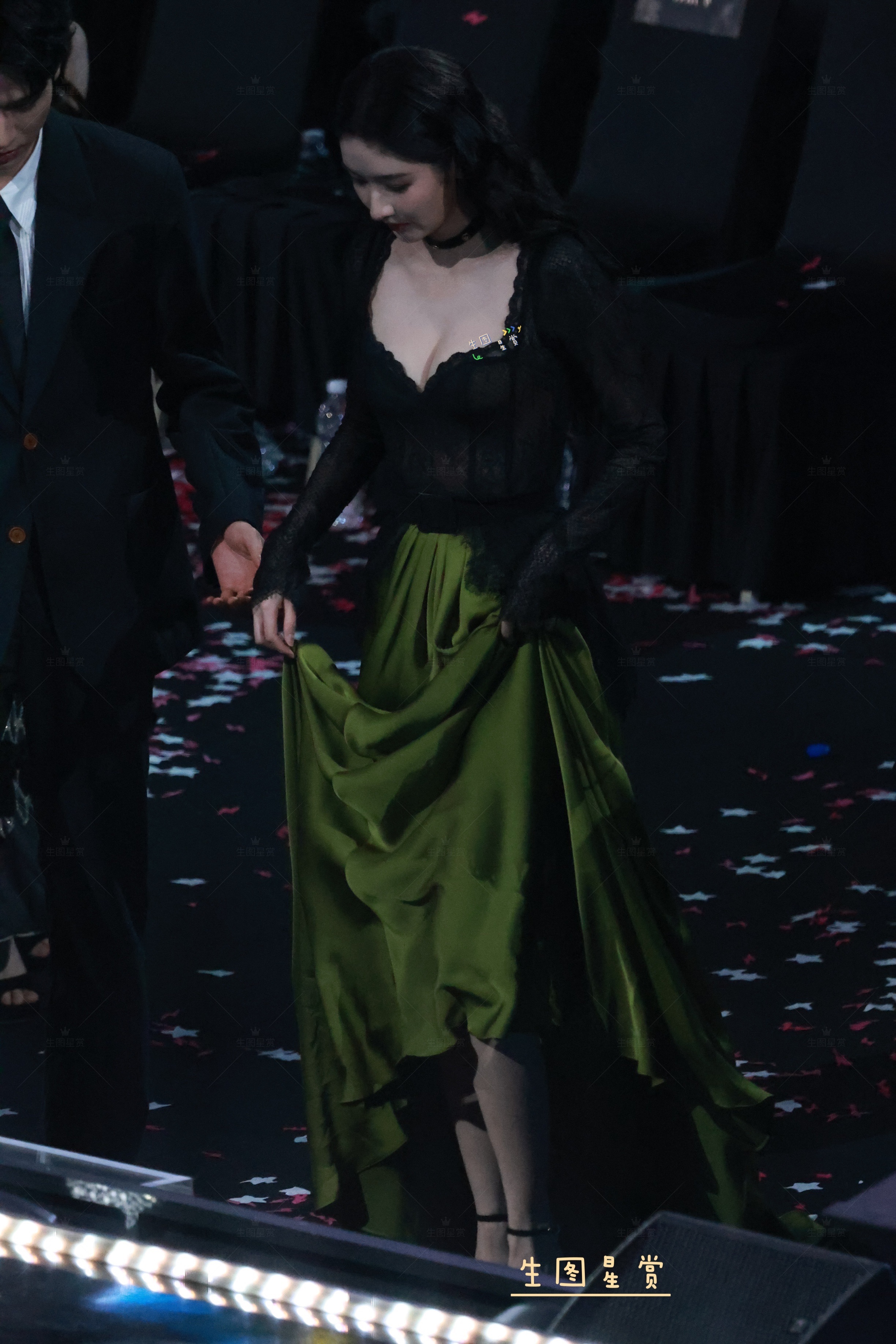 王玉雯星光大赏内场上台part香香软软的王姐溢出屏幕的美周也王玉雯闺蜜上课聊天王