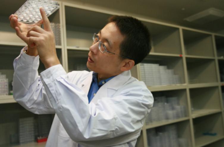 当年施一公砸200亿打造西湖大学，扬言5年内超过清华，如今咋样了？

2018年