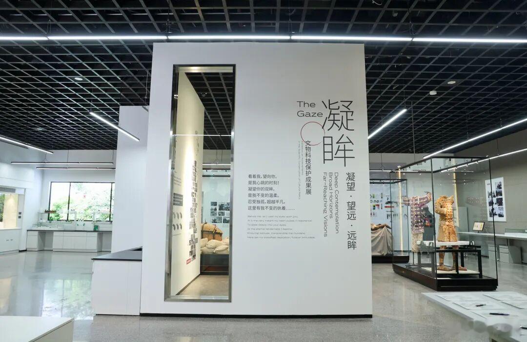 文物保护秦始皇帝陵博物院 在的新展上，我们透过“修复日记”看到了文物保护的幕后。
