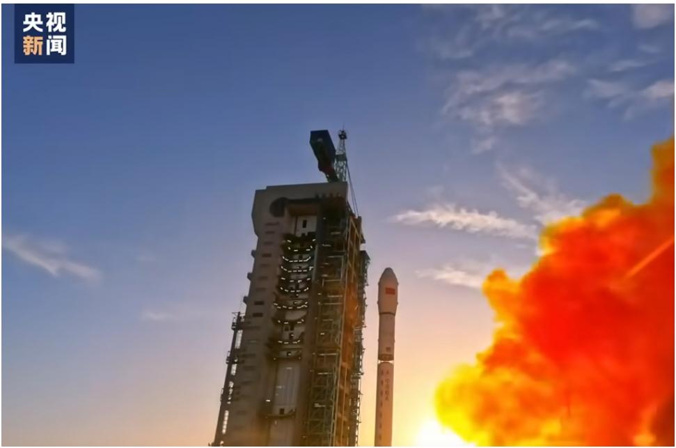 2025年10月13日18时00分，这是值得铭记的时刻。我国在酒泉卫星发射中心用