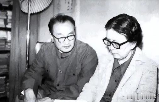 民国才子荒1923年，20岁的梁宗岱脱光衣服抗婚，但看到新娘立刻改口：我娶！谁知