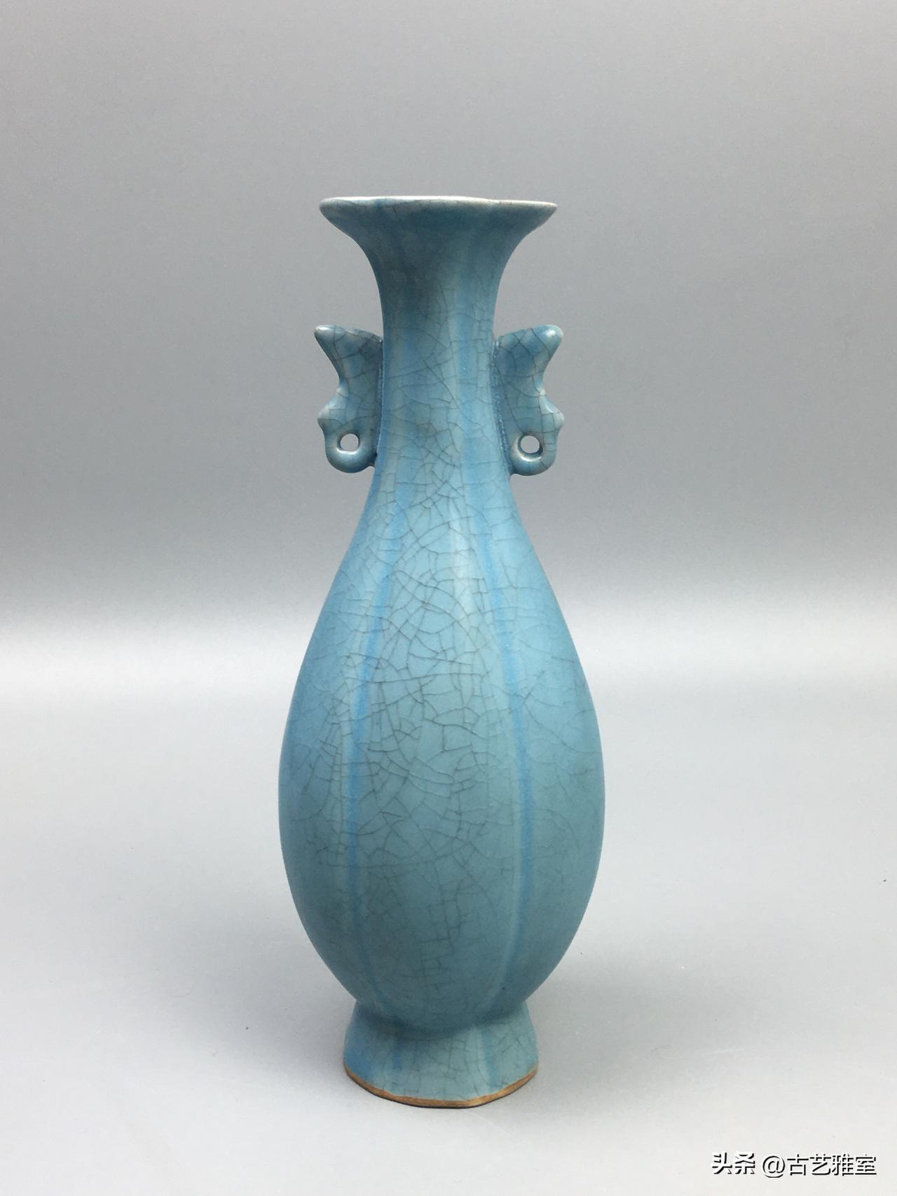 《柴窑名窑图鉴》第十一辑｜天青御瓷，传世「柴」字款双耳玉壶春瓶！
 
藏界素有“