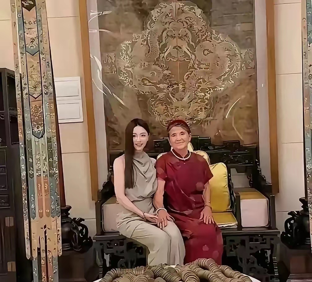 黄圣依离婚3年后，才懂她的清醒：杨子妈对新儿媳的满意，就是最好的答案。 