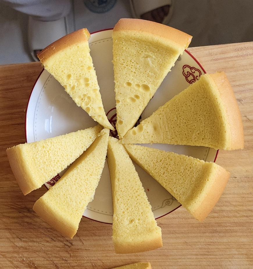 在家复刻的无油蛋糕，松软到入口即化！
 
今天在家做了款超火的无油蛋糕，没想到一