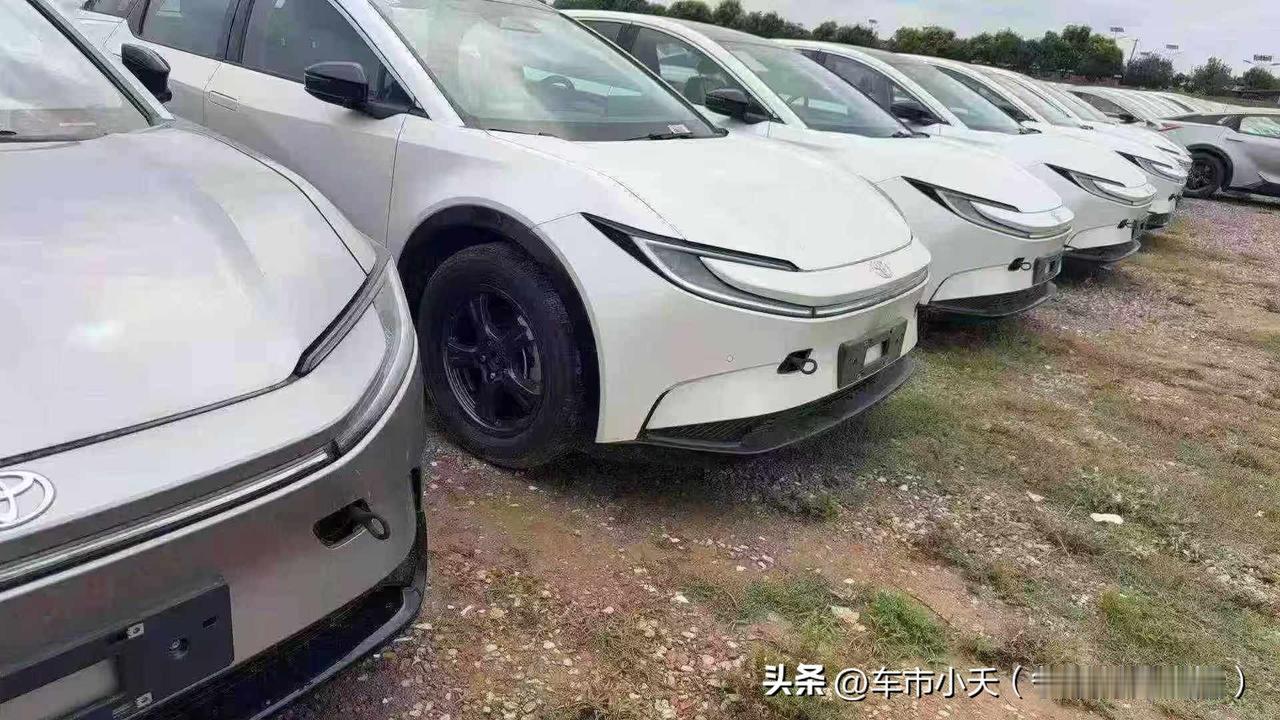 丰田BZ5的550JOY版，这车指导价12.98万。这车4月的时侯卖过几辆，当时