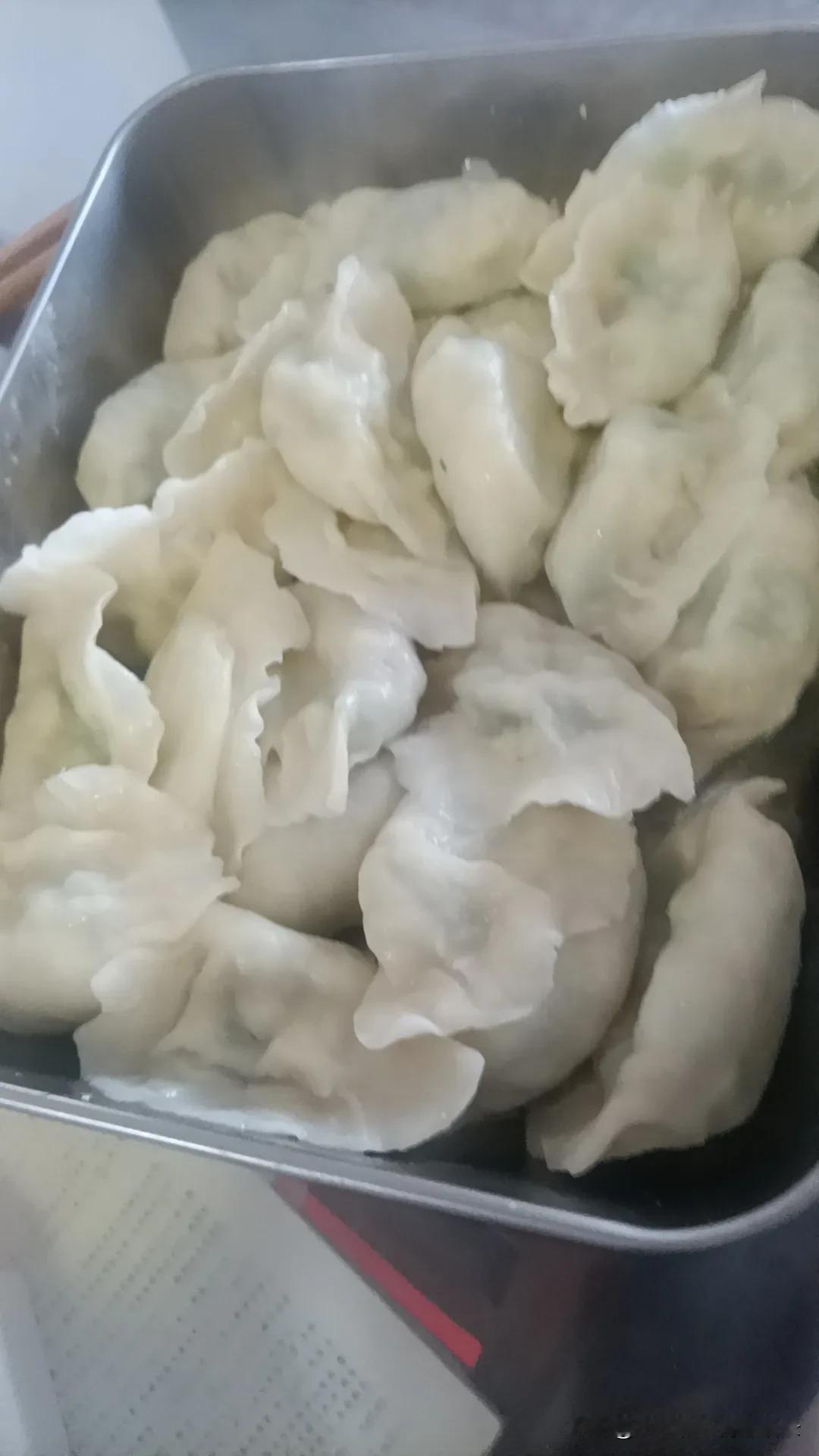 我能理解外卖员的不容易
但有时态度真的不好
有时有事要出门
外卖迟迟不到
到了也