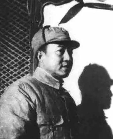 1949年，4兵团作战科长“擅作主张”，改了陈赓的命令，被副司令员批评了一顿，陈