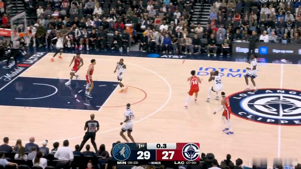 还行，第一节结束，快船27比29落后，感觉如何？ 