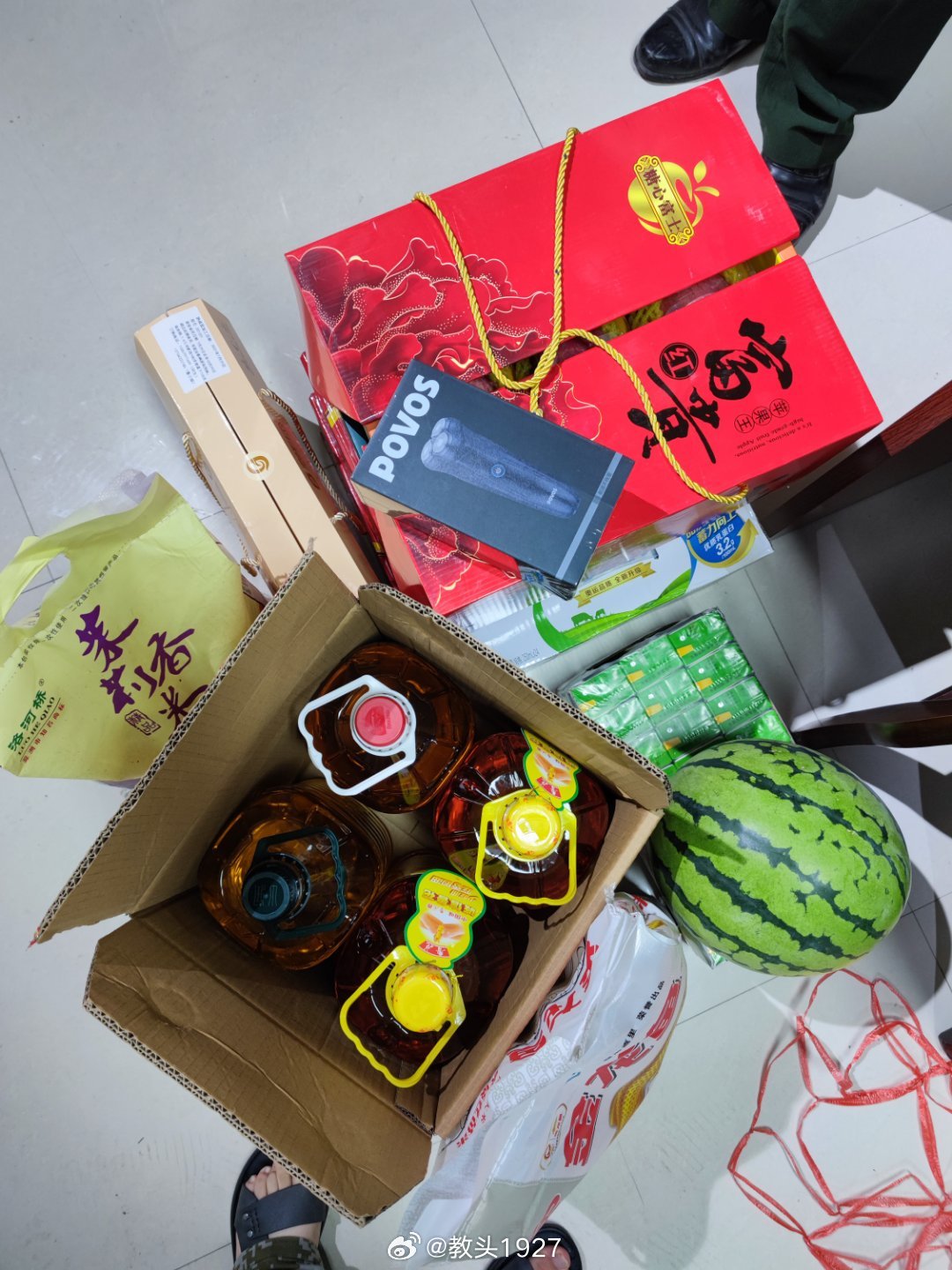 小晒一下，几年前在老家领的八一慰问品[兔子][兔子]建军节致敬中国军人 ​​​