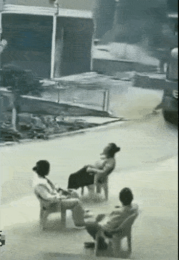 言之无文，行而不远
在马路上纳凉
你心到底有都大啊！