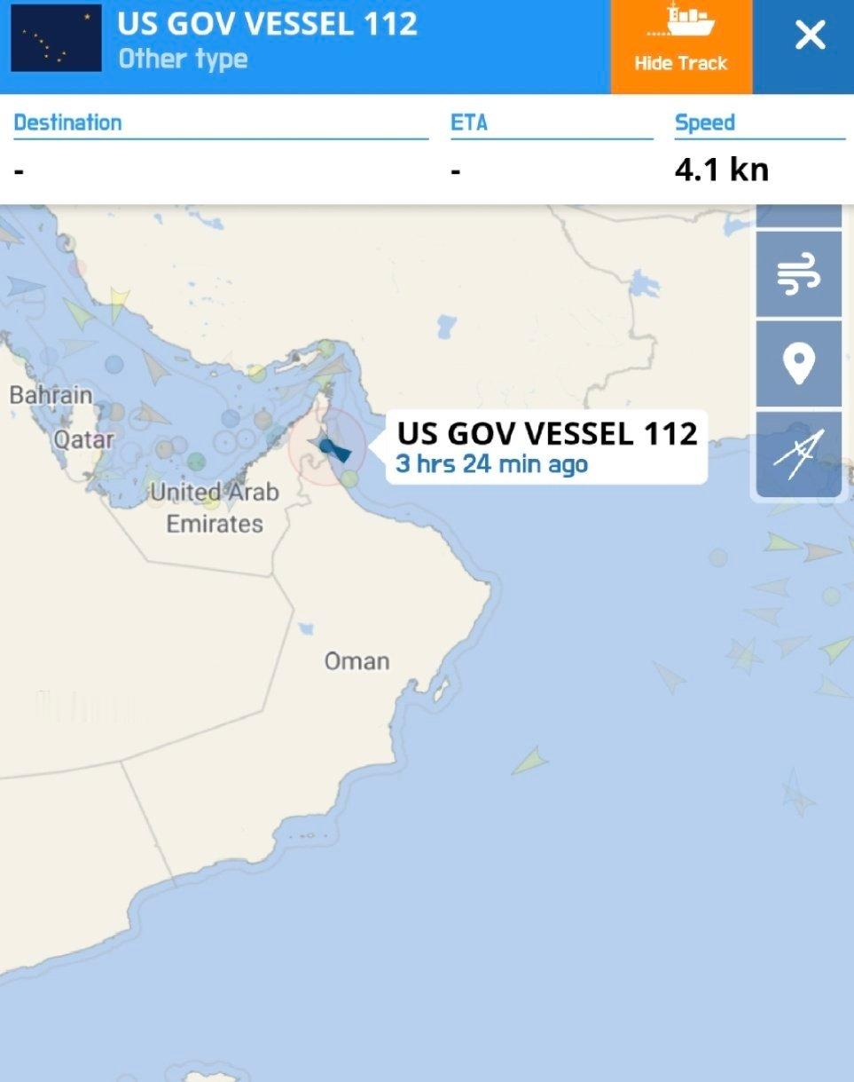 🔻林肯号航母打击群的伯克级驱逐舰DDG112号进入阿联酋港口补给。🔻还有闲心