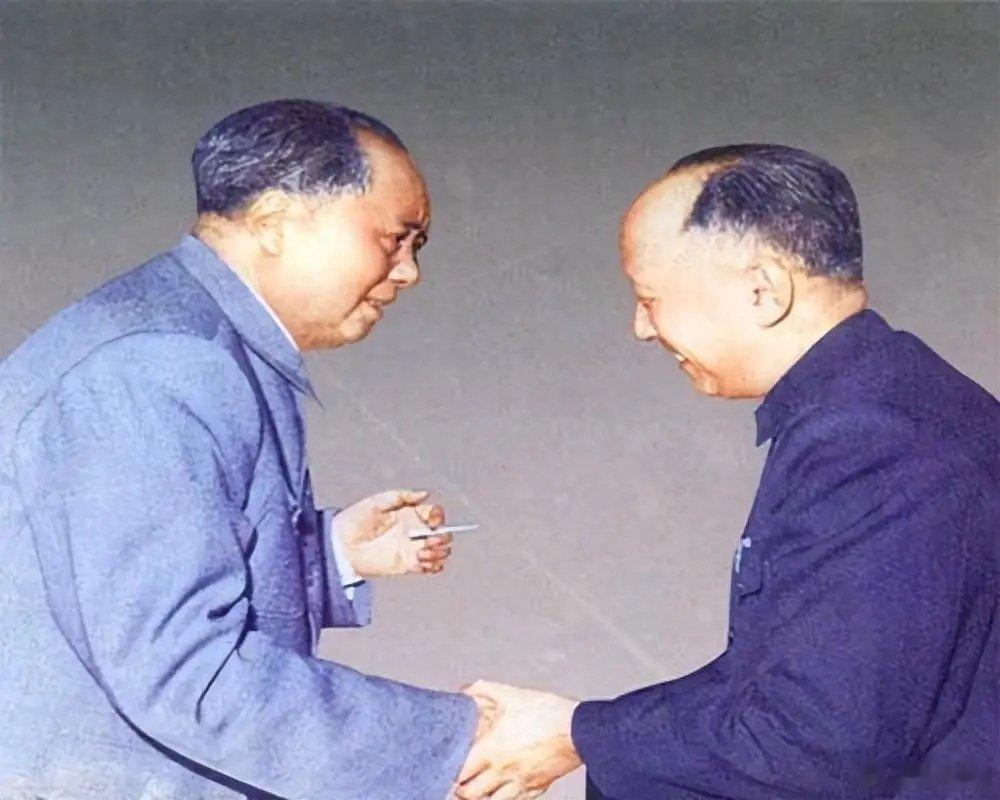 纪念毛主席诞辰131周年  今天11月26日，距离12月26日很近了，缅怀毛主席