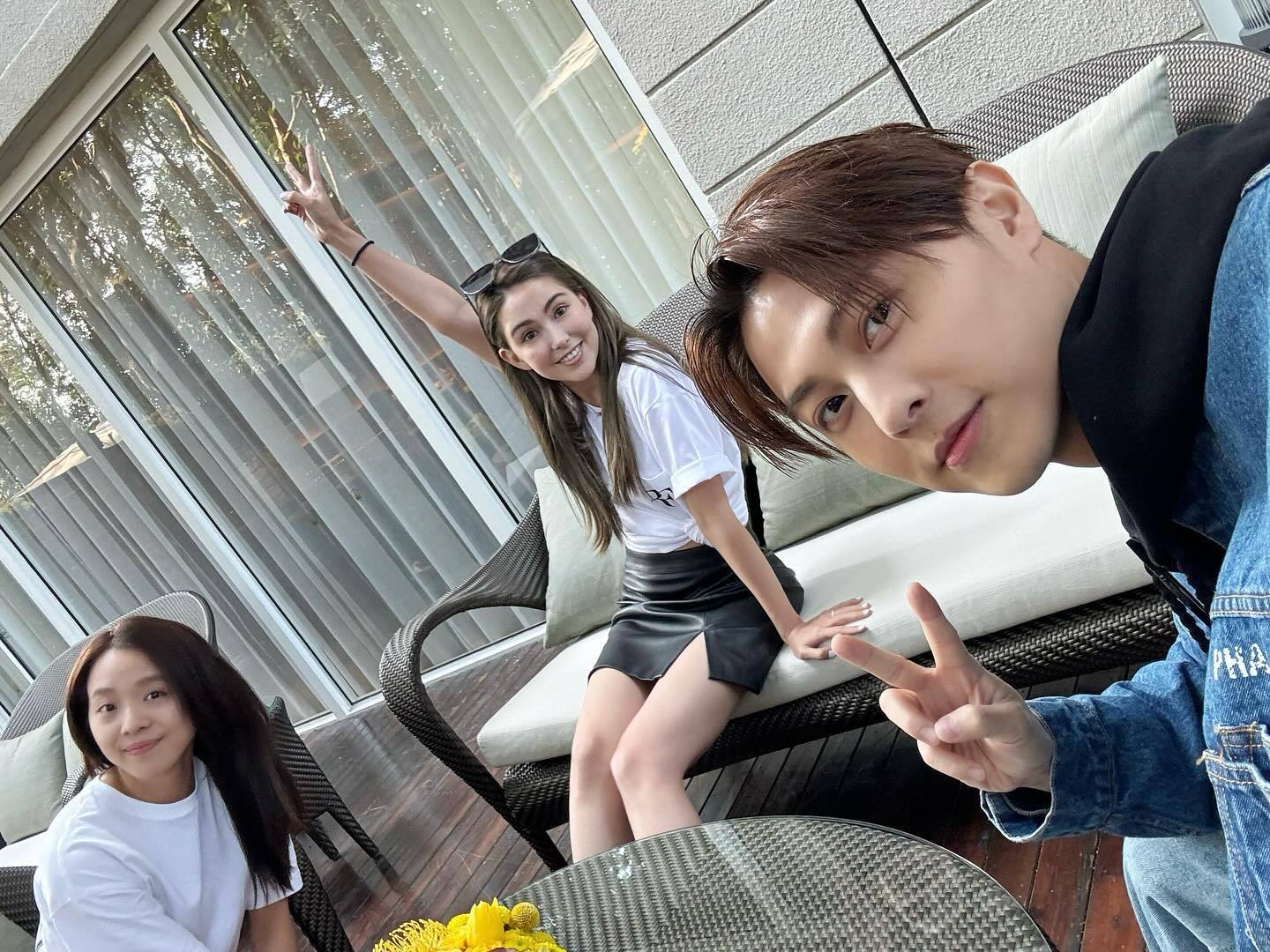 #昆凌[超话]# 带朋友一起追星。还缺朋友吗[赢牛奶][赢牛奶]​​​