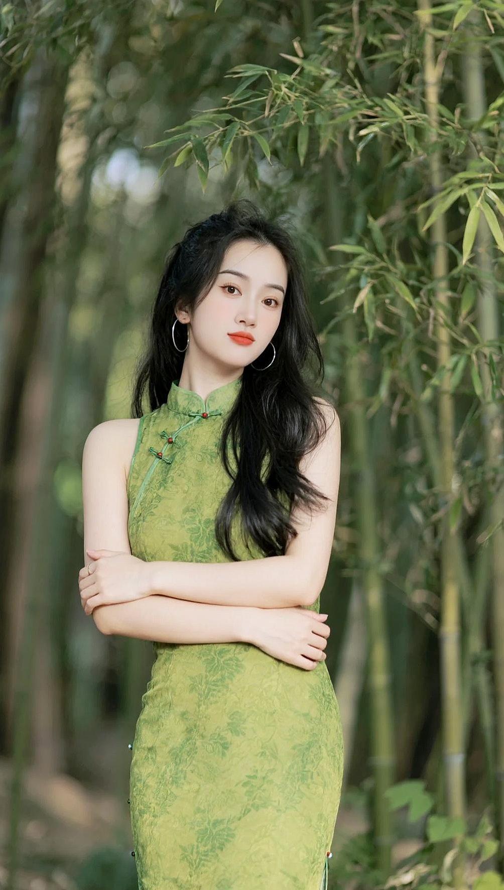 绿色旗袍佳人绝美抖音玩法合伙人计划 @DOU+上热门