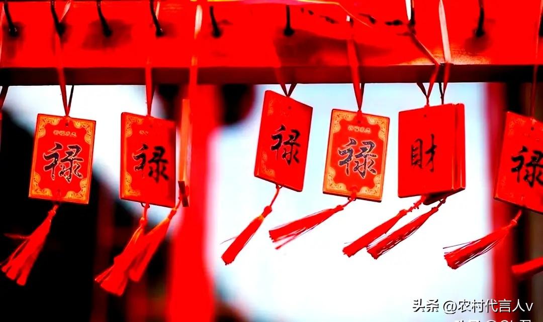 亲人离世，农村为何要彻夜守灵？守过的人才懂：那不是仪式，是最后的告别与牵挂。
 