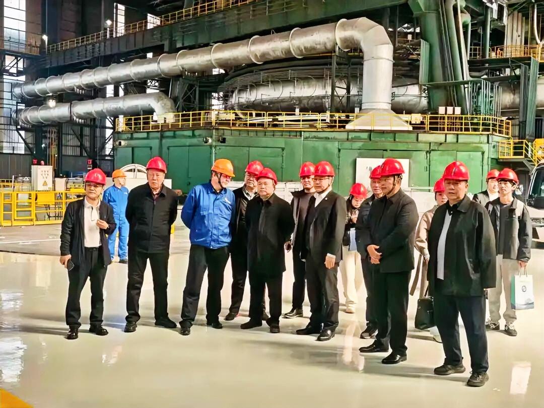 3月21日，江苏省钢铁行业协会长陈洪冰，省钢协副会长、真空技术装备分会会长、南通