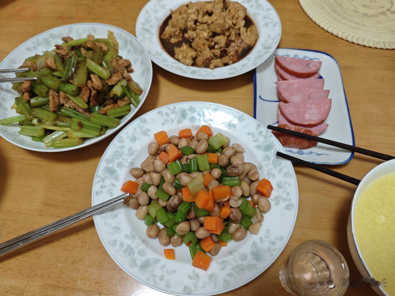 老张大概得了假日综合征，典型症状是，节后第一个工作日打不起精神，这必须得治，药方