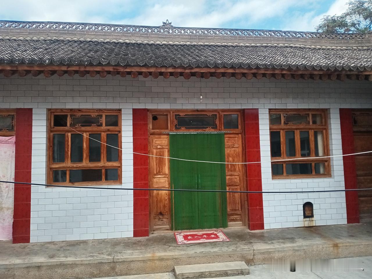 希望房价平稳，能够拥有自己舒服的新房。