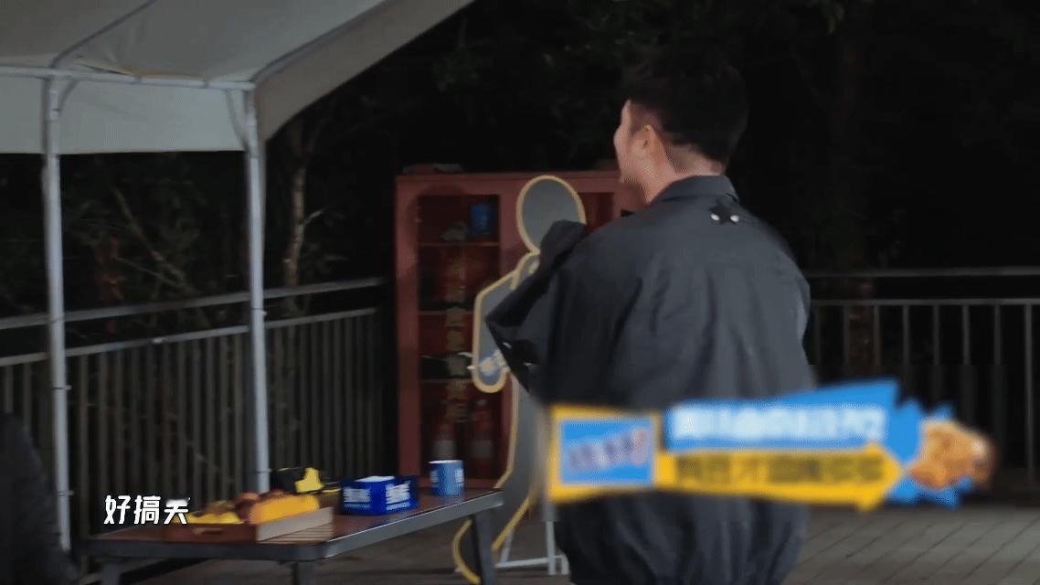 邓超现在节目玩儿这么大吗 节目整活力度升级，邓超不走常规cos路线硬核挑战，趣味