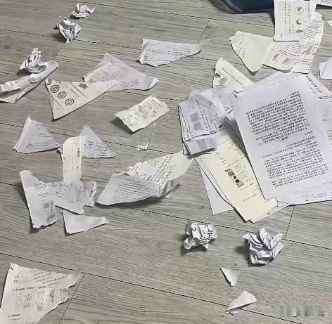 “这孩子还有救吗？”一位妈妈在社交平台发文求助：“孩子读四年级，天天晚上磨作业到