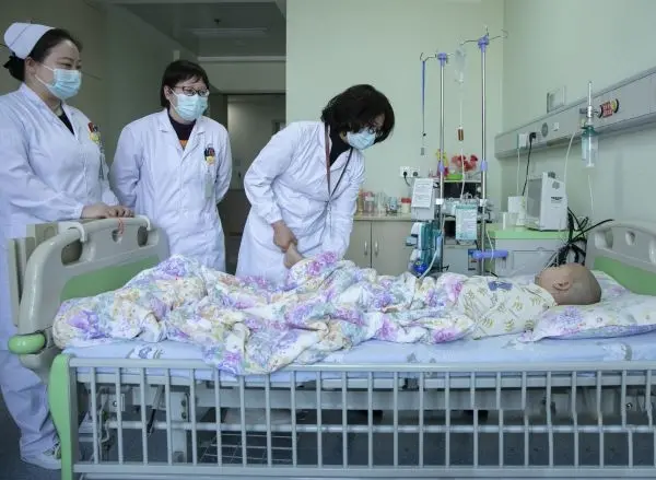 肿瘤|遭遇“儿童肿瘤之王”，武汉儿童医院为8岁女孩开出首张新药处方