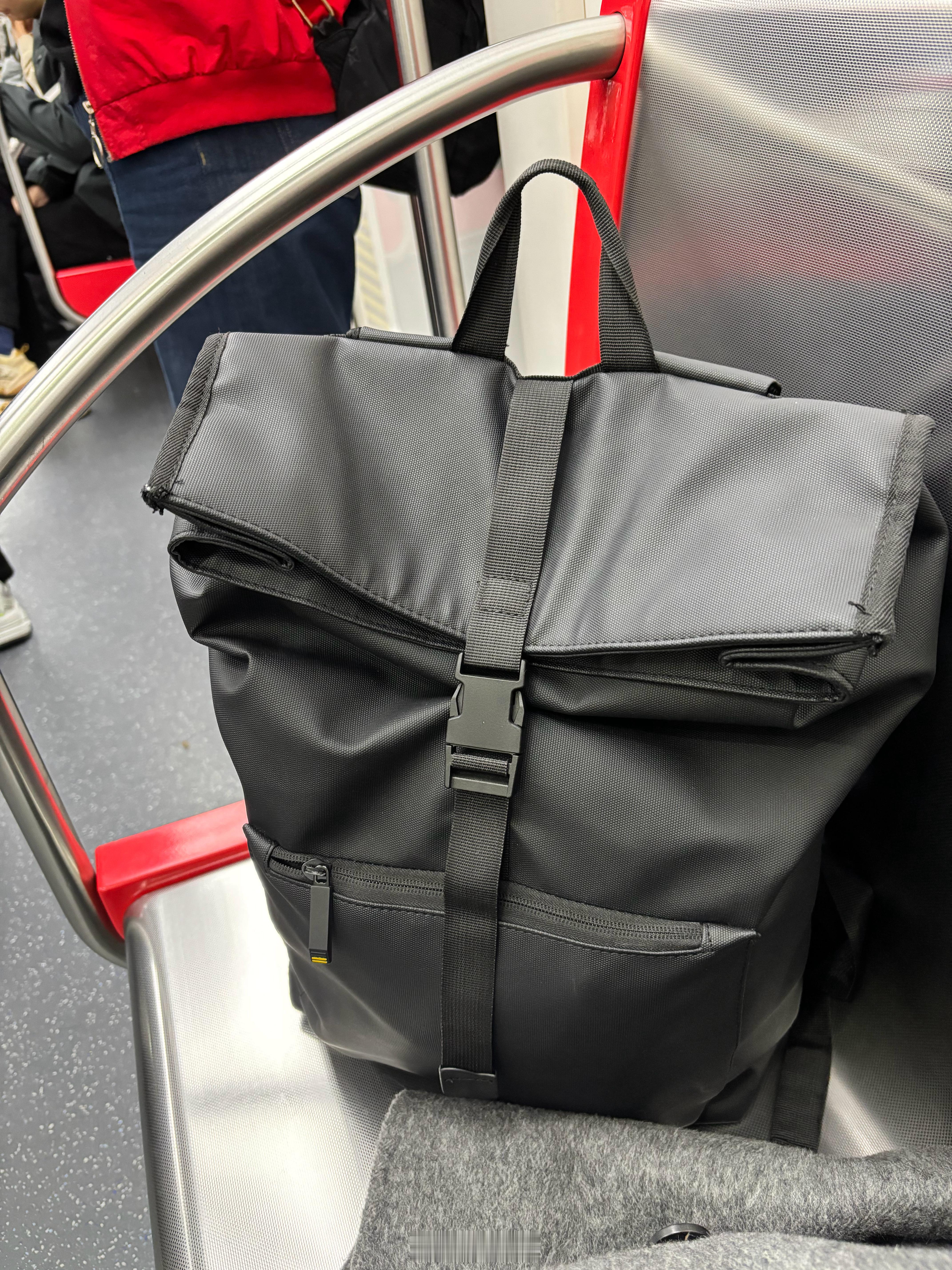 一个包打天下，北京冷不冷[微笑] ​​​