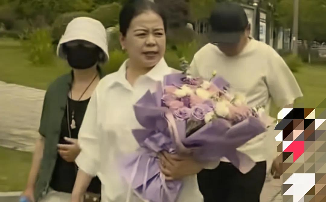 该来的总会来

就这样一拖再拖，
终于拖无所拖!

52虽然姗姗来迟，
但它还是