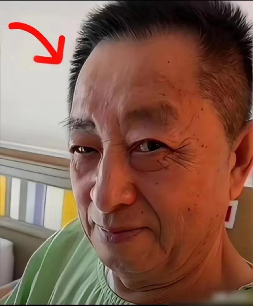 张兰捂了20多年的秘密，汪大爷一回来，就扯了遮羞布。
年轻时，他身体好，四处快活