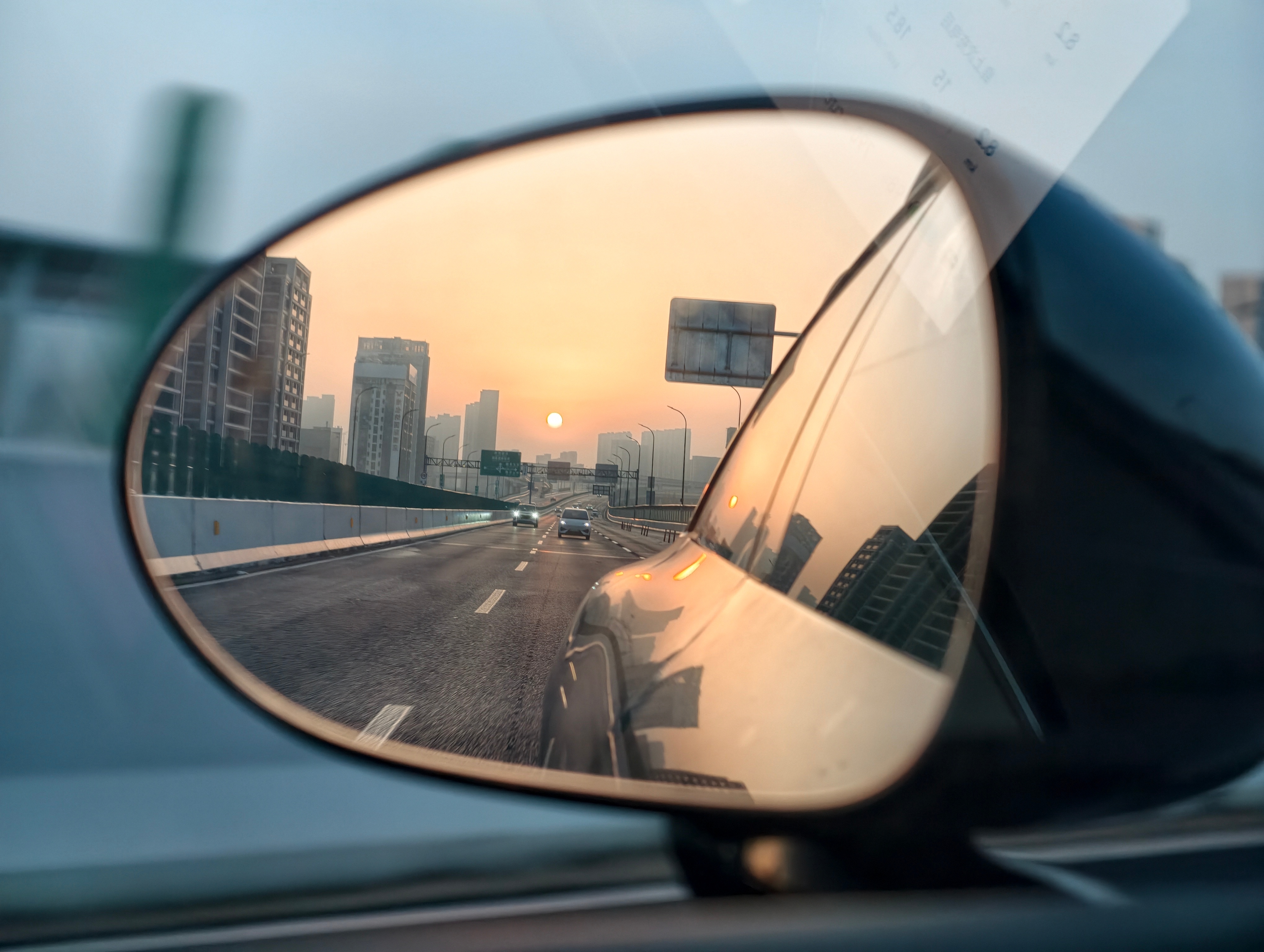 又是早班机，还要转机。到敦煌都四点了… 