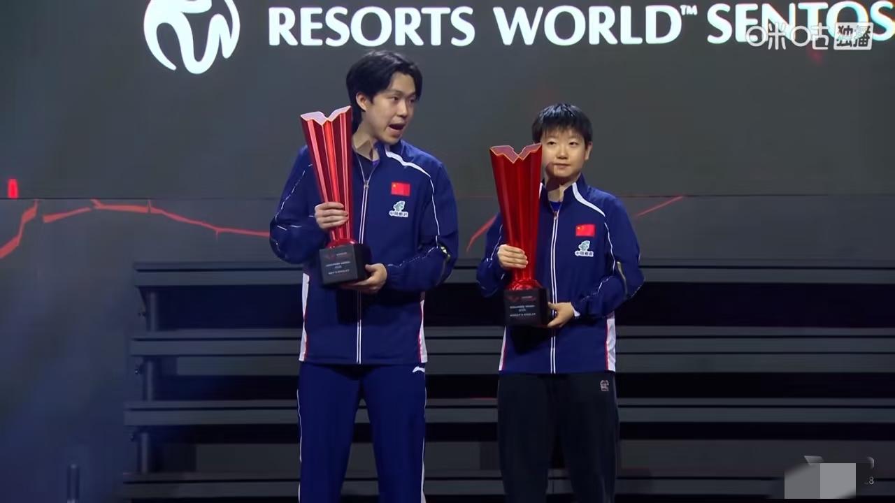 快来看呀朋友们，
孙颖莎王楚钦不打混双也合体了。
今天这次真的是顶峰相见了哈，