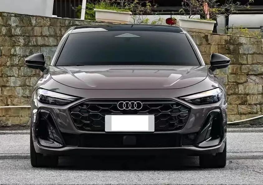 长轴轿跑强势破局 一汽奥迪A5L销量连涨
 
凭借“长轴空间+轿跑颜值”的差异化