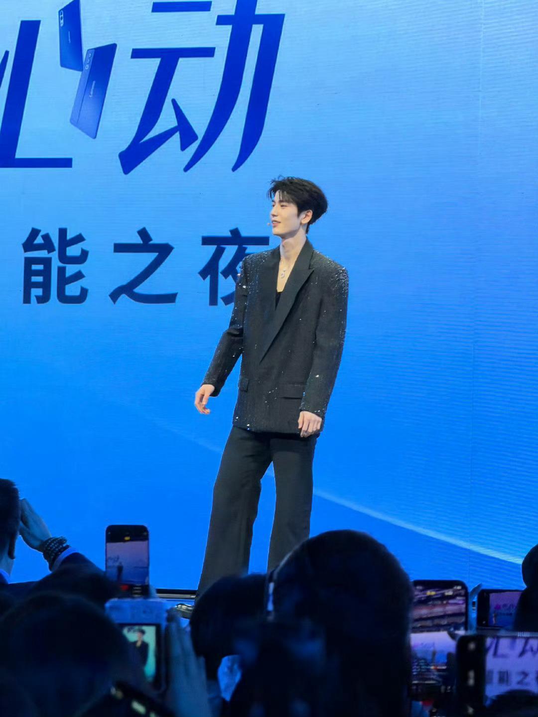 2025哪个手机代言最出圈 OPPO双线押宝（李现/孙颖莎/宋雨琦），荣耀祭出顶