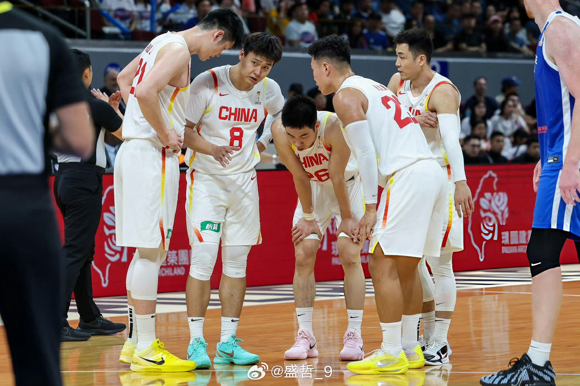 又是逆转，赢的比上一场更惊险。省队的投射水平比日本高出太多，我们一整场的防守侧重