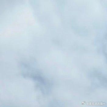 不是生活变好了你才笑，而是你笑了，生活才会慢慢变好。 