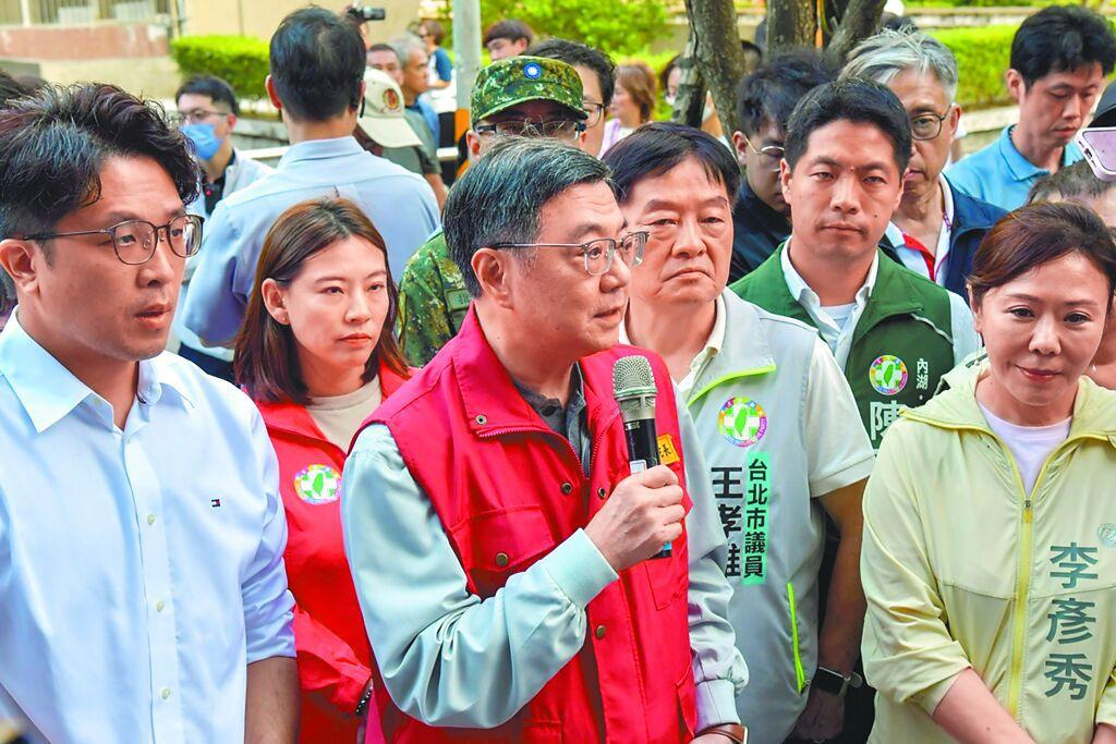 黄光芹炮轰蒋万安放台风假  媒体人董智森说公道话
巴威台风假成为政治攻防话题，有