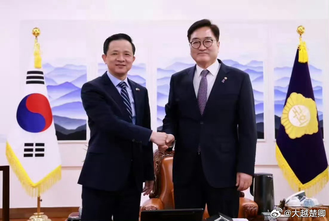 韩国议长说，韩国若能再次引进大熊猫，将有助增进两国友谊。 