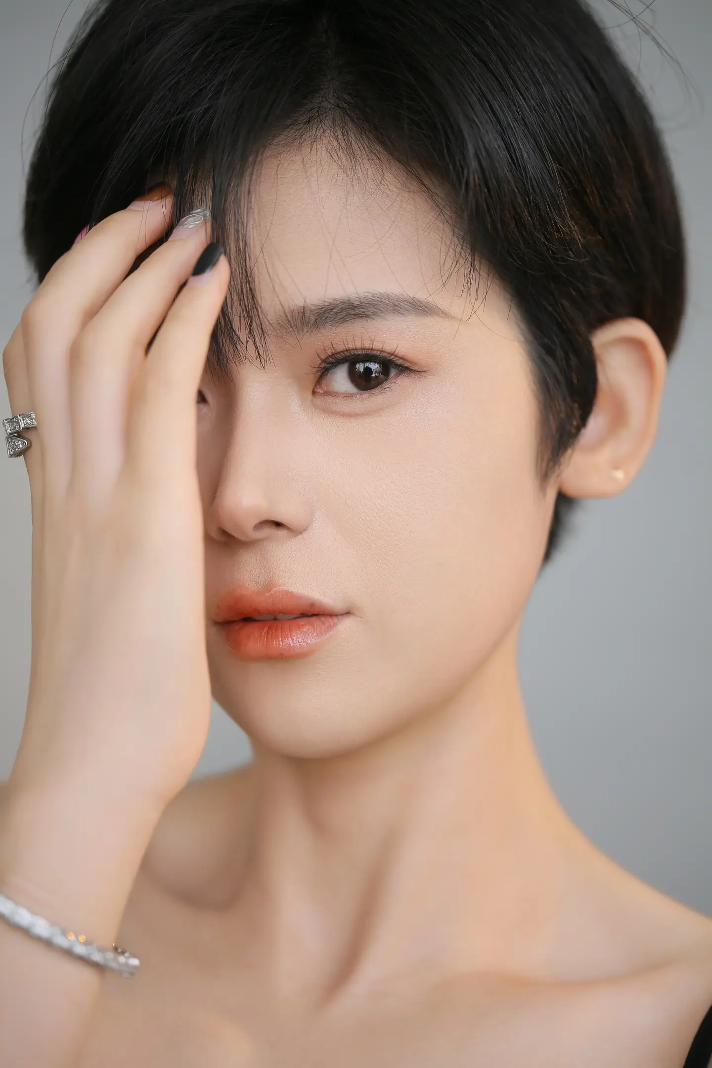 能不能蒙上眼睛就可以不伤心