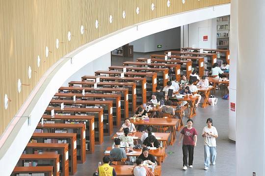 读书 读书不是应付世事，是独处时最好的治愈，在文字里见天地、见众生、见自己，安静