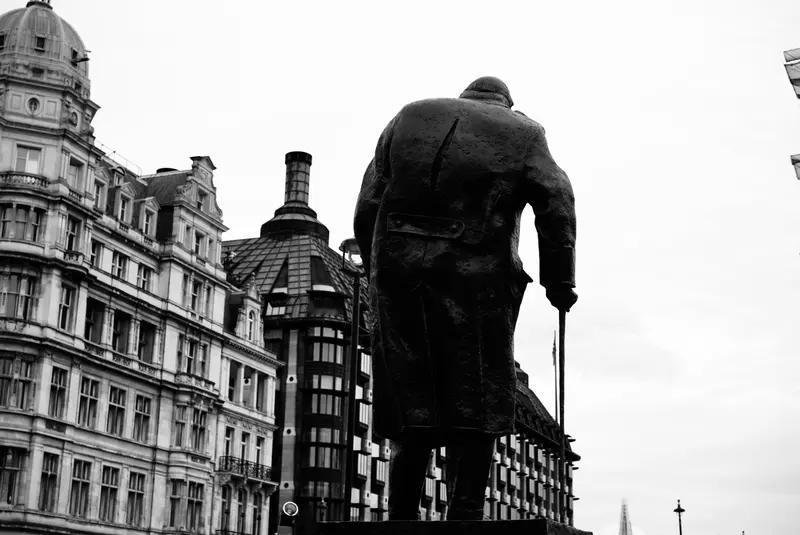 “没有永远的朋友，只有永远的利益”这话很多人挂嘴边，还以为是丘吉尔说的，其实是英