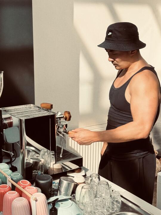 周日咖啡小哥上线想喝吗？