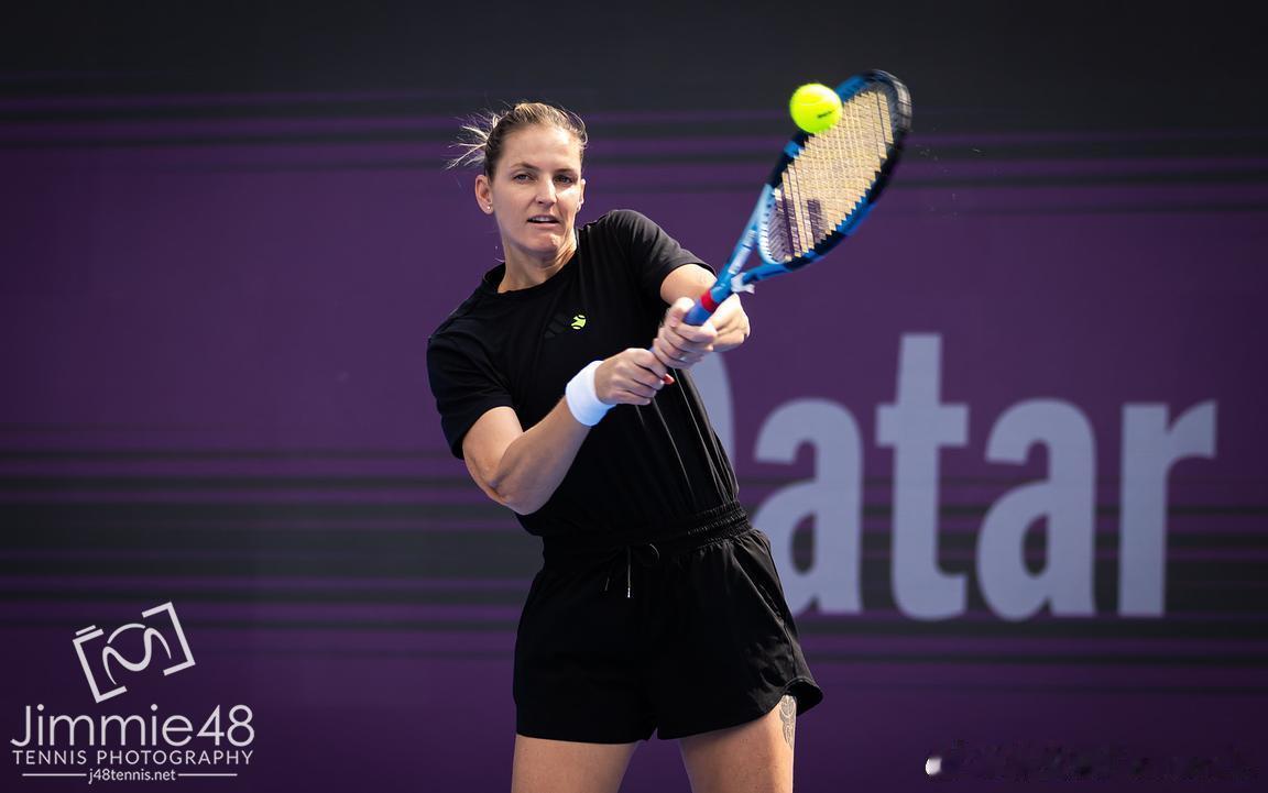 卡·普利斯科娃！2017年多哈赛冠军Karolina进行赛前训练！这次卡女士如约