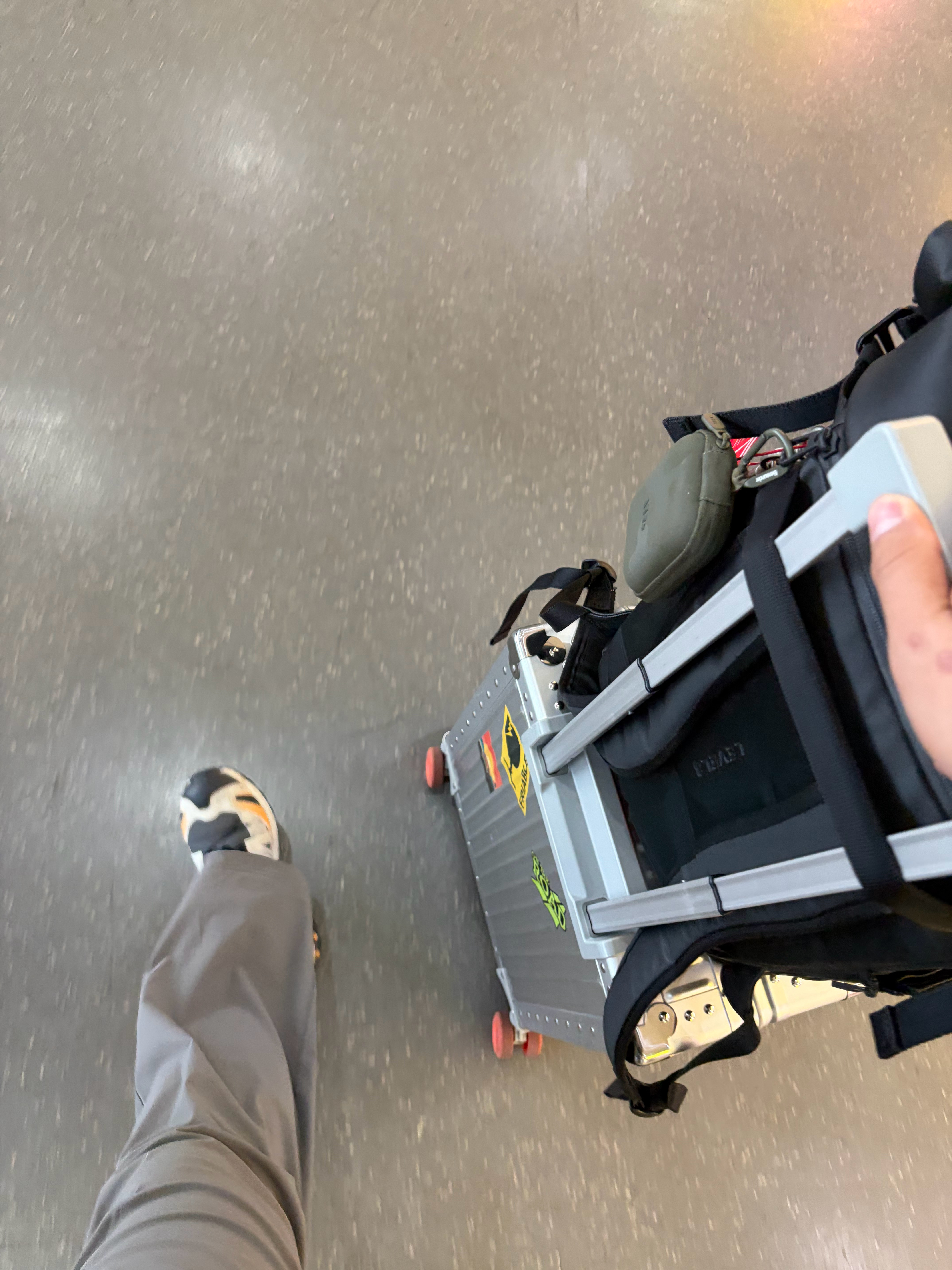 今天行程，腾冲、昆明、上海