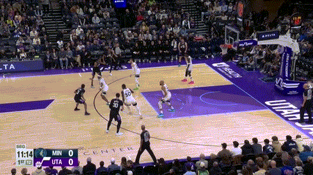 看看爵士小乔治的一些进攻技巧，三分中投突破样样精通啊。今天他对森林狼28投15中